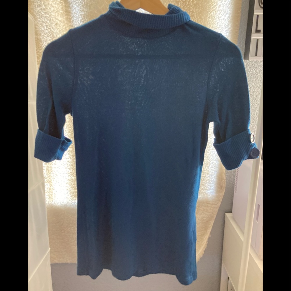 Cute blue casual turtleneck!